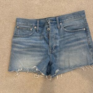 Madewell relaxed denim shorts - size 27